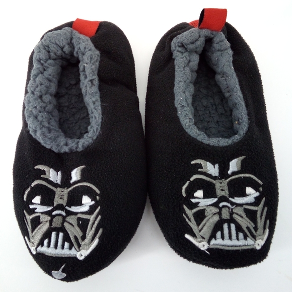 Star Wars 2017 Darth Vader Target M/L Warm House Slippers Sticky Friction Dots - Picture 2 of 12